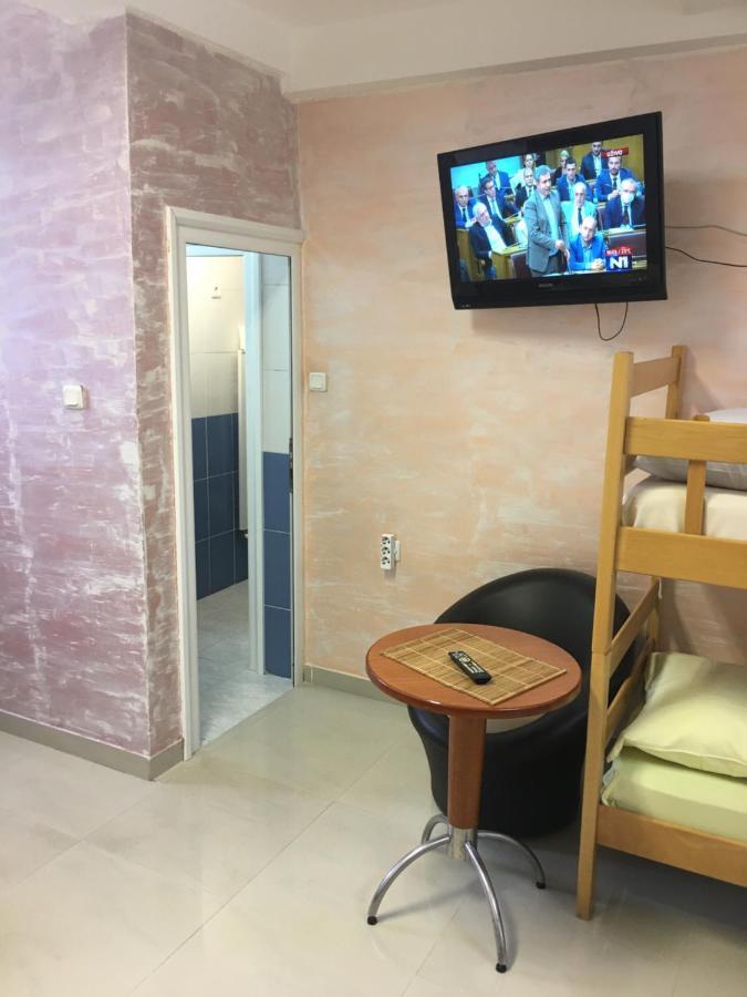 Hostel Grof Mrcajevci Экстерьер фото