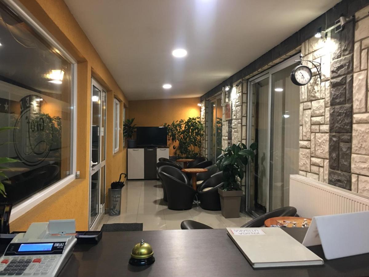 Hostel Grof Mrcajevci Экстерьер фото